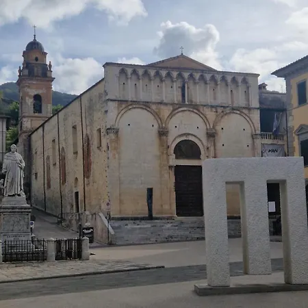 Duomohome2 Pietrasanta